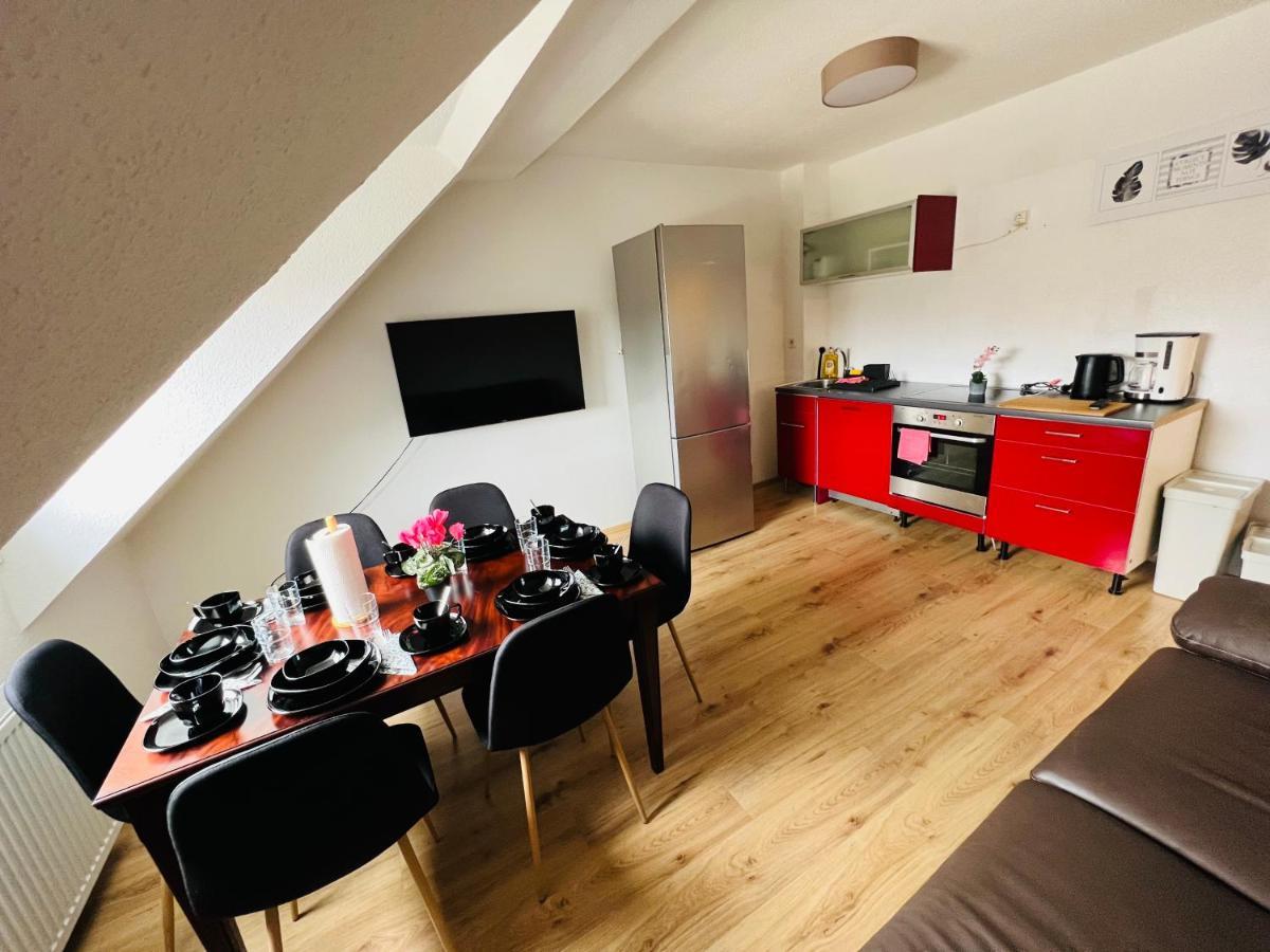 4 Appartments L 24 Beds L 11 Bedrooms L Fast Wifi Bochum